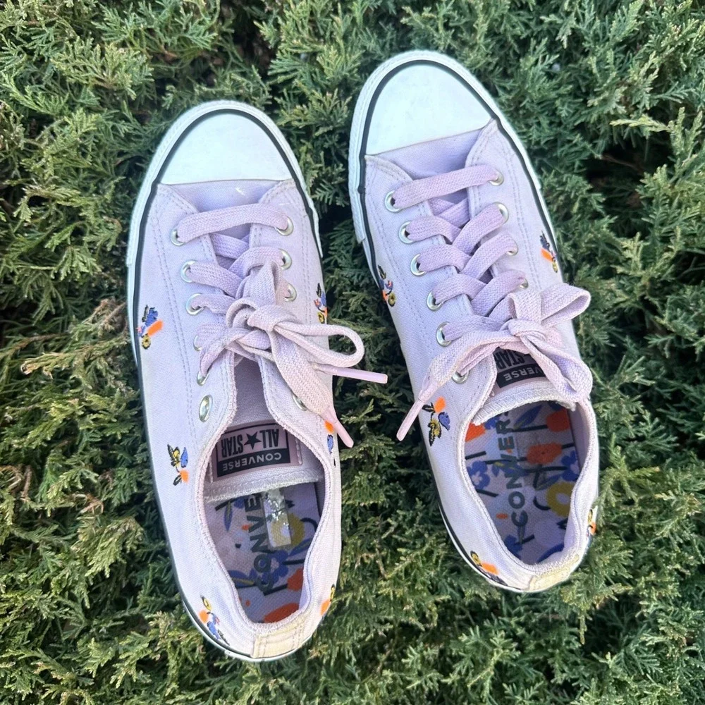 Converse Chuck Taylor All‎ Star We Are Stronger Together Sneakers Women's SZ 9